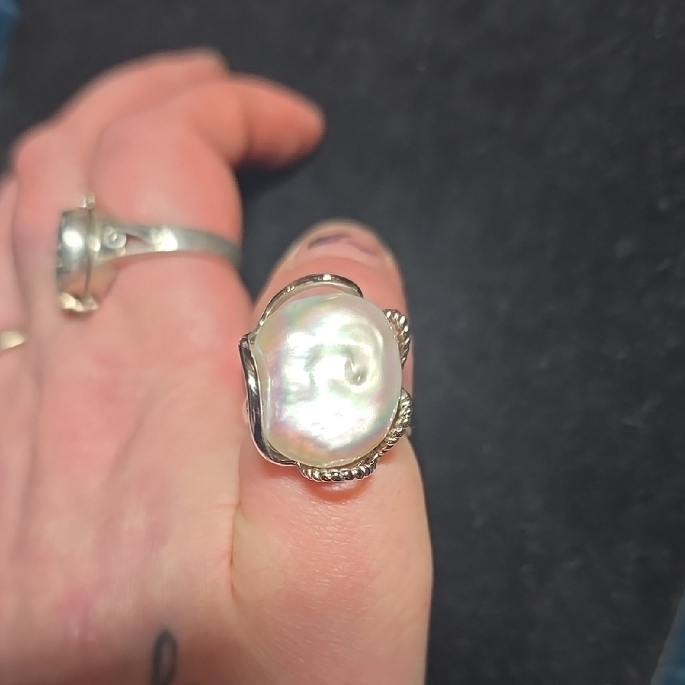 Elegant Silver Pearl Ring